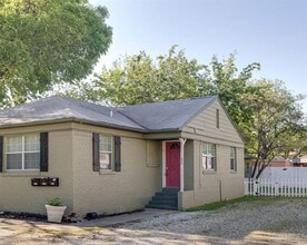 Building Photo - 422 E Worth St