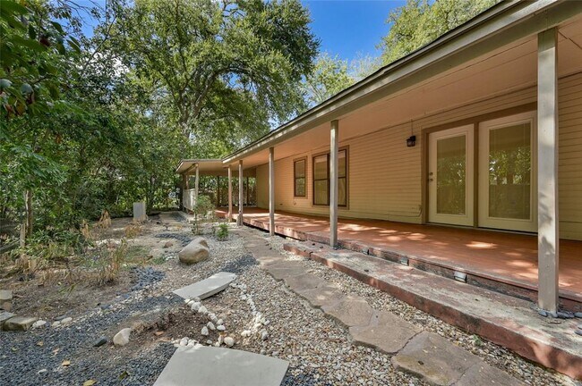 Building Photo - 6713 Silvermine Dr