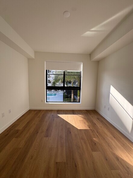 Building Photo - 1655 NW 124th St