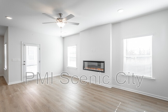 Building Photo - 8836 Meadowvale Ct