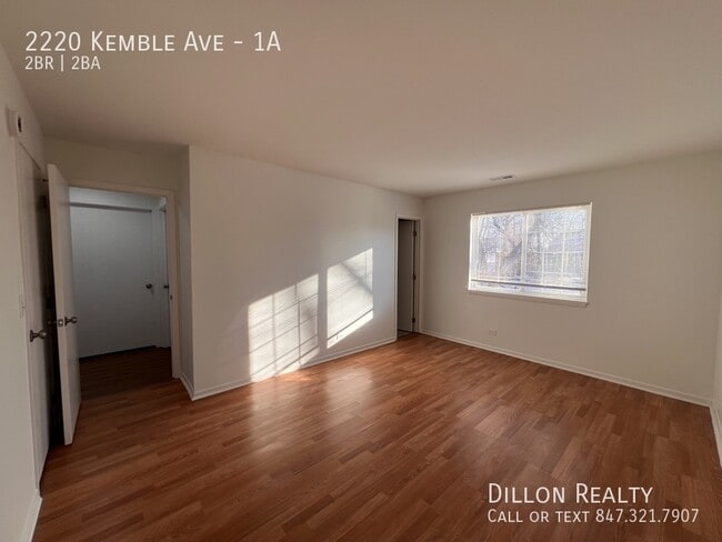 Building Photo - 2220 Kemble Ave