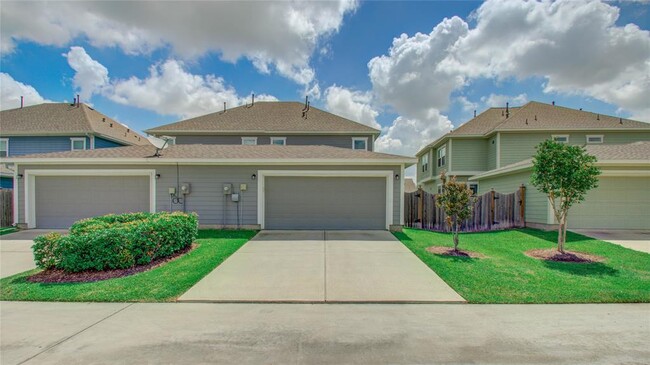Building Photo - 17019 Canosa Dr