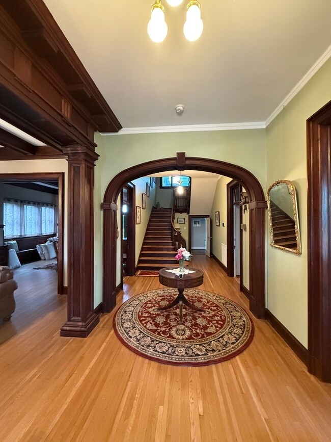 Building Photo - 2021 Rivermont Ave