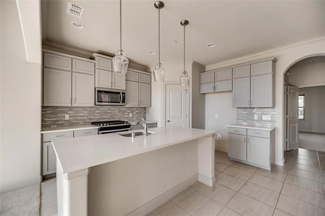 Building Photo - 2761 Troutt Dr