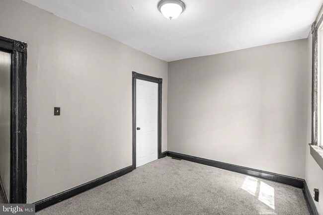 Building Photo - Three Bedroom One Bath Corner Property Rea...