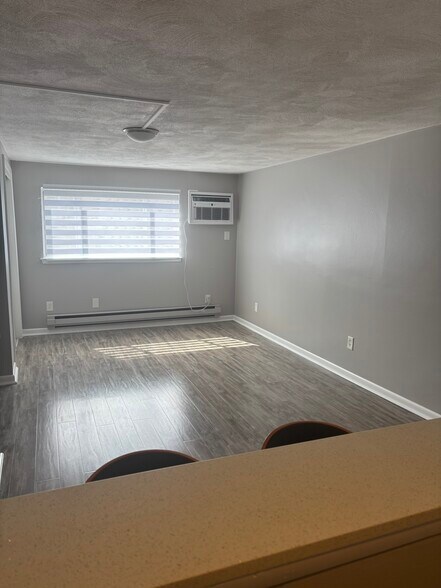 Building Photo - 608 Boston Post Rd E