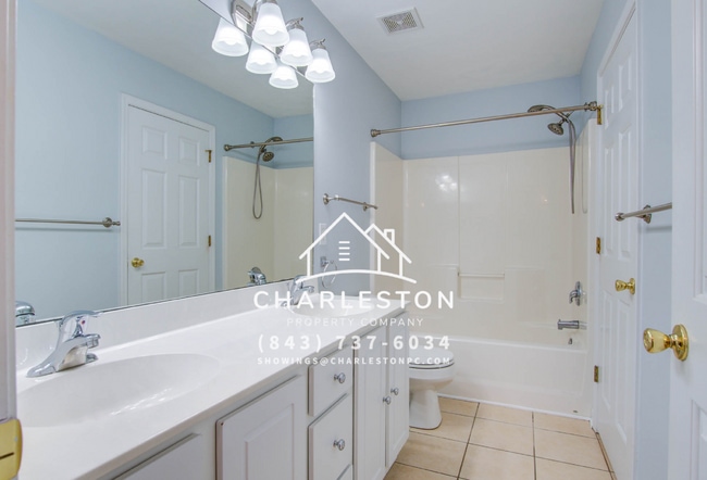 Building Photo - 500 Tree Branch Cir