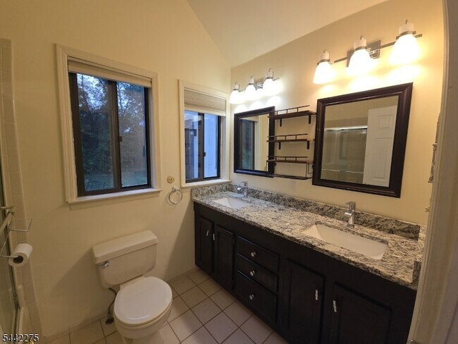 Building Photo - 41 Arbor Cir