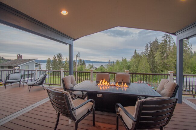 Primary Photo - 161 N Harvey Terrace Dr