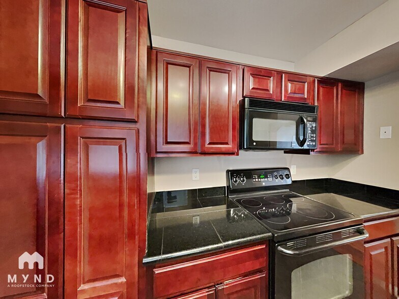 Building Photo - 10115 E Mountain View Rd