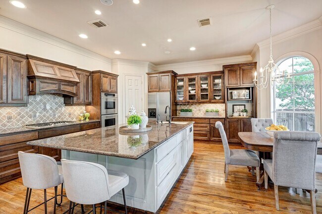 Building Photo - 3110 Glen Haven Blvd