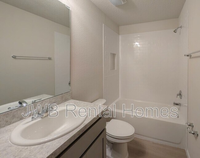 Building Photo - 1442 E 27th St