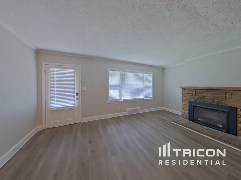 Building Photo - 340 Lynhurst Dr SW