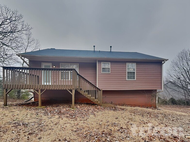 Building Photo - 38 Ann Cir