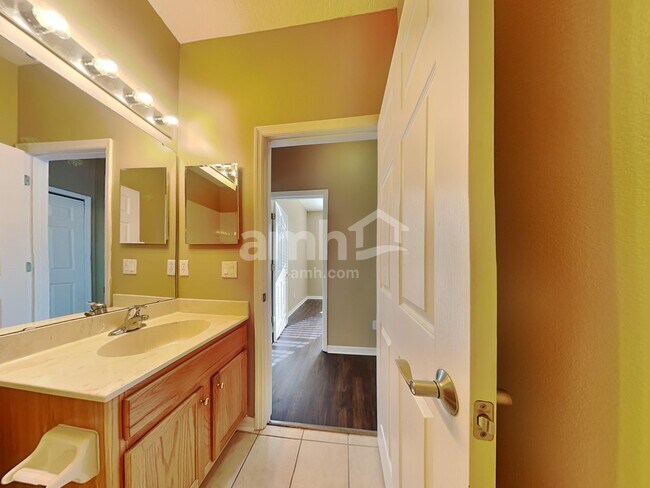 Building Photo - 5523 Remsen Cay Ln