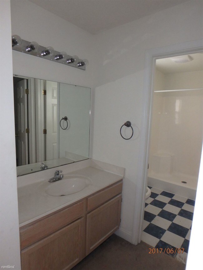 Building Photo - 2 br, 2 bath Duplex - Fox Hollow Subdivision