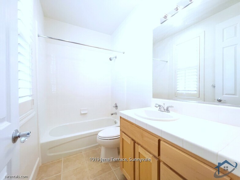 Building Photo - 1019 Jena Ter