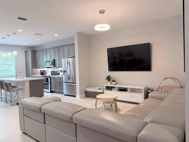 Building Photo - 556 Parsons Wy