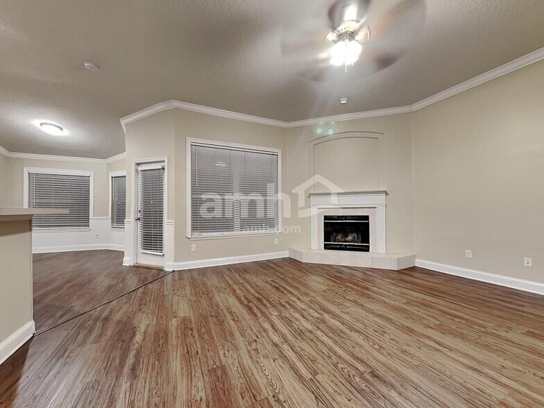 Building Photo - 12275 Captiva Bluff Rd