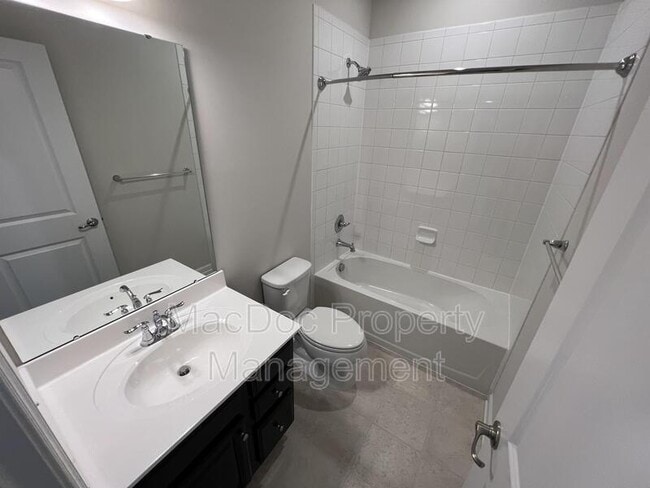 Building Photo - 505 Rolling Valley Dr