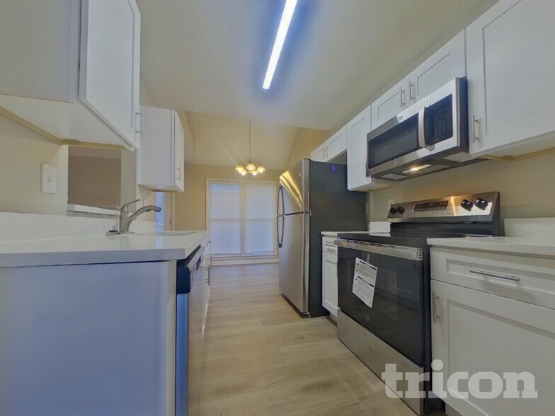 Building Photo - 4901 Martin Farms Rd