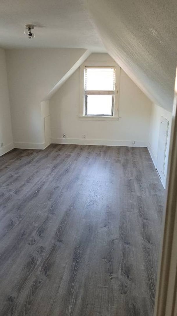 Building Photo - 4Bedroom/2Bath Home in Town of Susanville