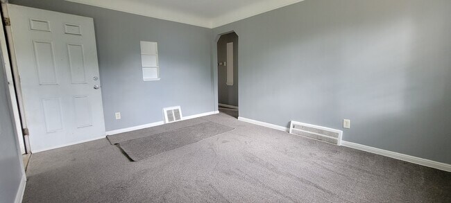 Building Photo - 1612 S Liddesdale St