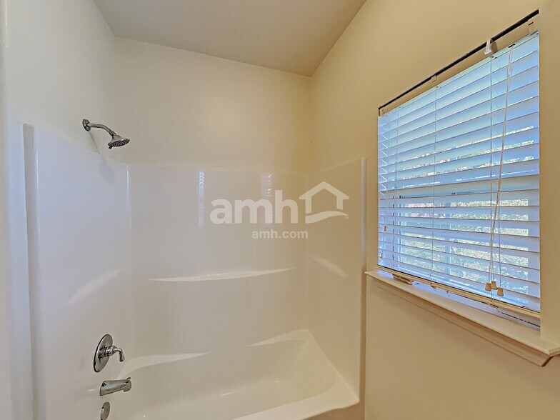 Building Photo - 6713 Autumn Oaks Dr