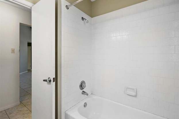 Building Photo - 8514 Greenleaf Lake Dr