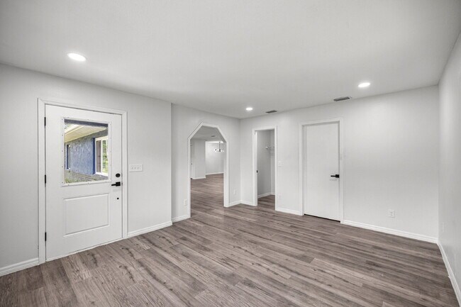 Building Photo - 5 Bahia Court Trce