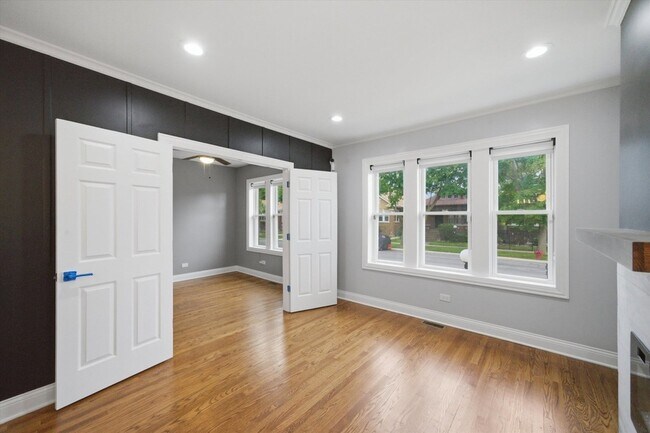 Building Photo - 8326 S Luella Ave