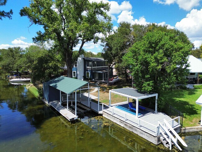 Building Photo - 614 E Briarway Dr