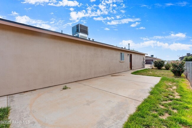 Building Photo - 24351 N Diamond Head Ave