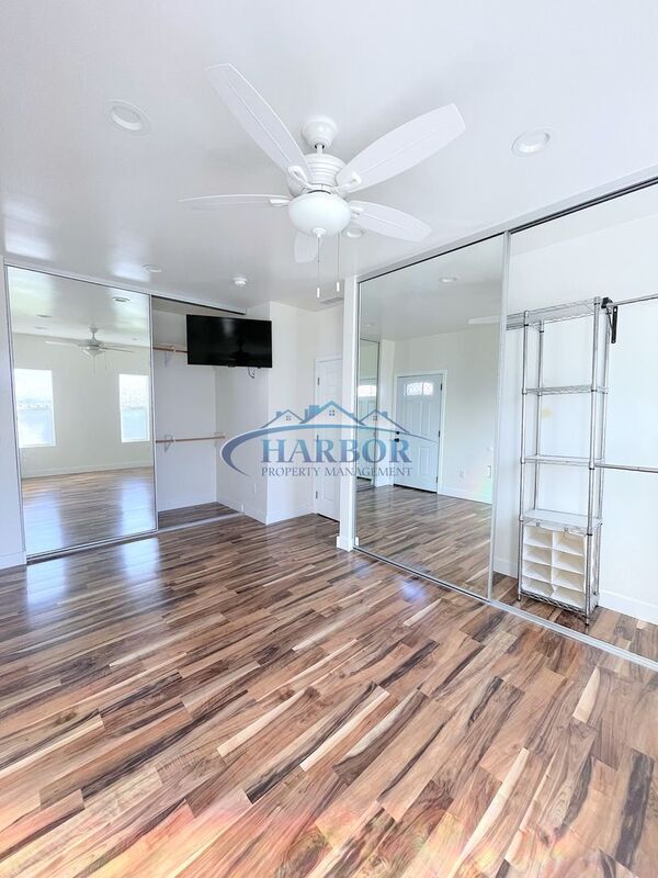 Building Photo - 646-646 W 19th St