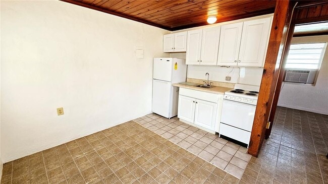 Building Photo - 19 N Mango St
