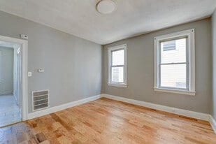 Building Photo - 667 Liberty Ave