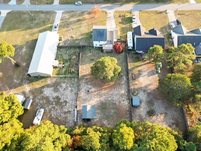 Building Photo - Farmhouse-Style Home Minutes from the Water | No HOA