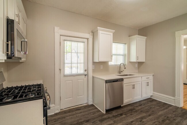 Building Photo - 258 Quimby St NE