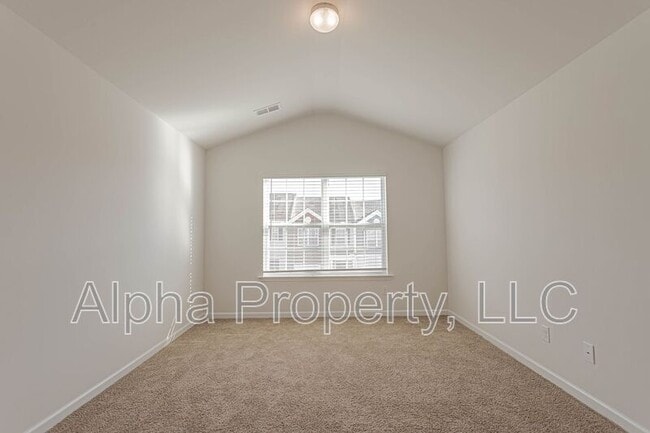 Building Photo - 30 Moorlyn Ln