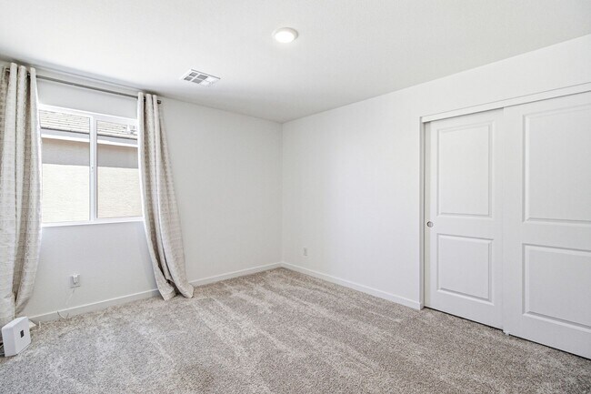 Building Photo - Spacious Southwest Las Vegas Home with Large Loft & Expansive Backyard