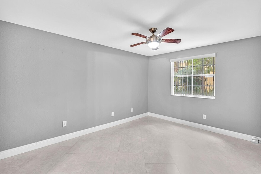 Building Photo - 2881 N Oakland Forest Dr