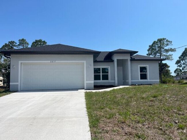 Primary Photo - Large 3 Bedroom, 2 Bath + Den