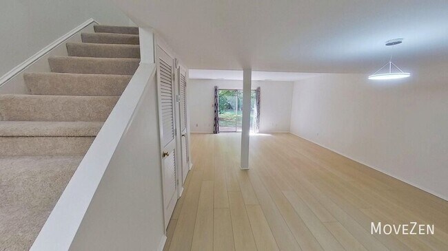 Building Photo - 5805 Nottoway Ct