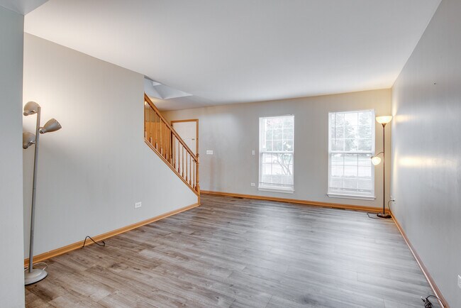 Building Photo - 2873 Carlsbad Cir