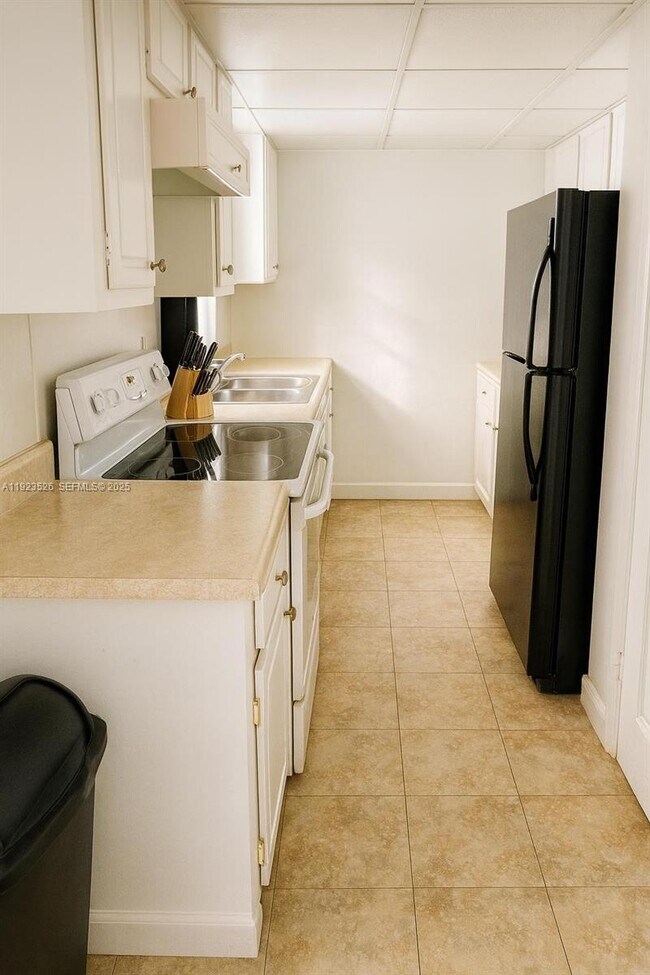 Building Photo - 1732 Meridian Ave