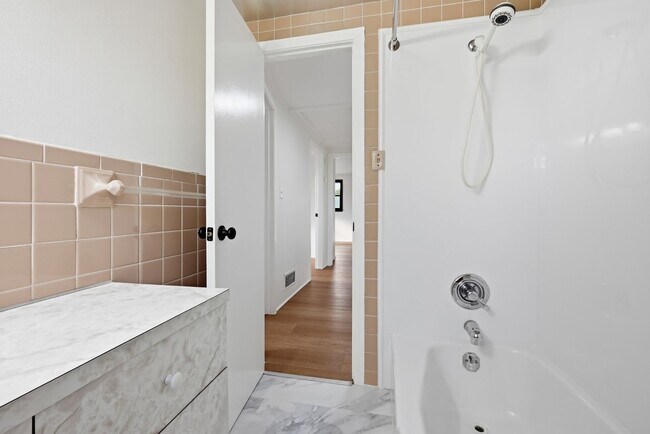 Building Photo - 1403 Uelen Ct