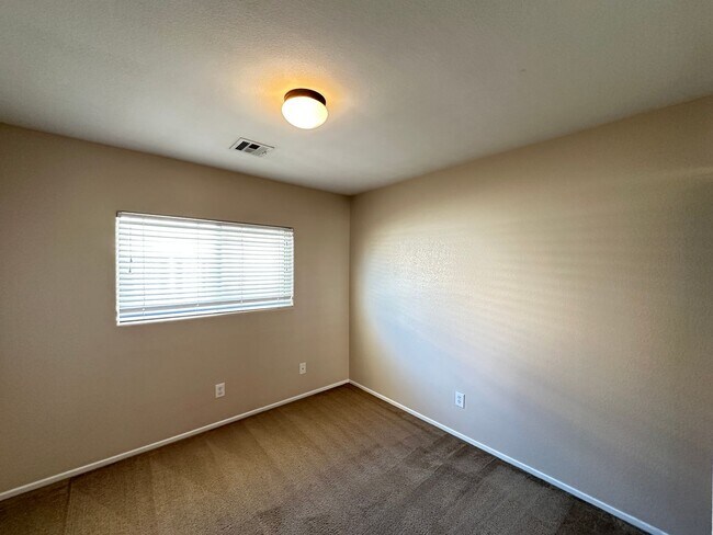 Building Photo - DESERT WILLOWS