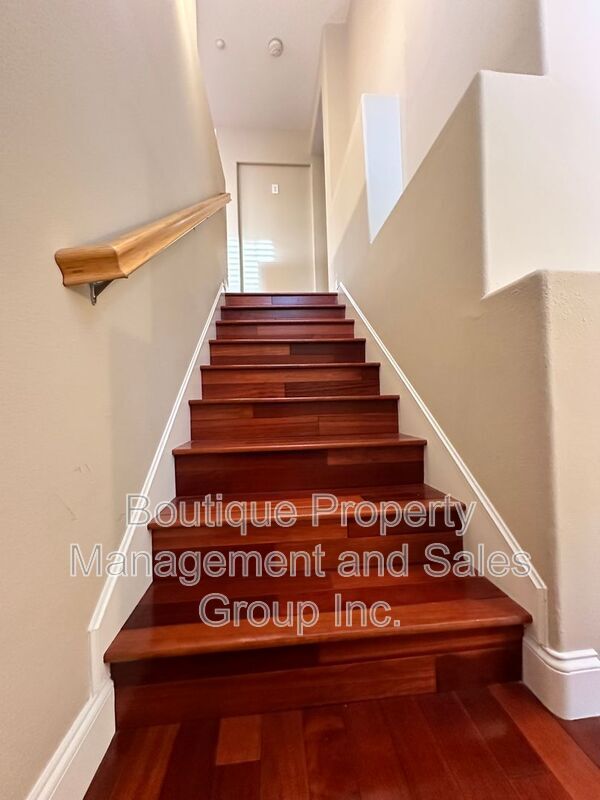 Building Photo - 722 Timberwood