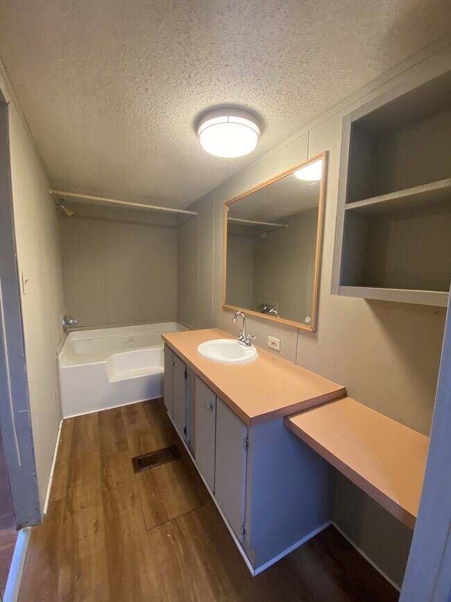 Building Photo - Mill Creek Properties