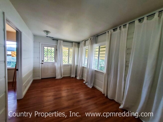 Building Photo - Garden Tract Charmer Coming Available March 20th! 2 Bedrooms plus Bonus Room